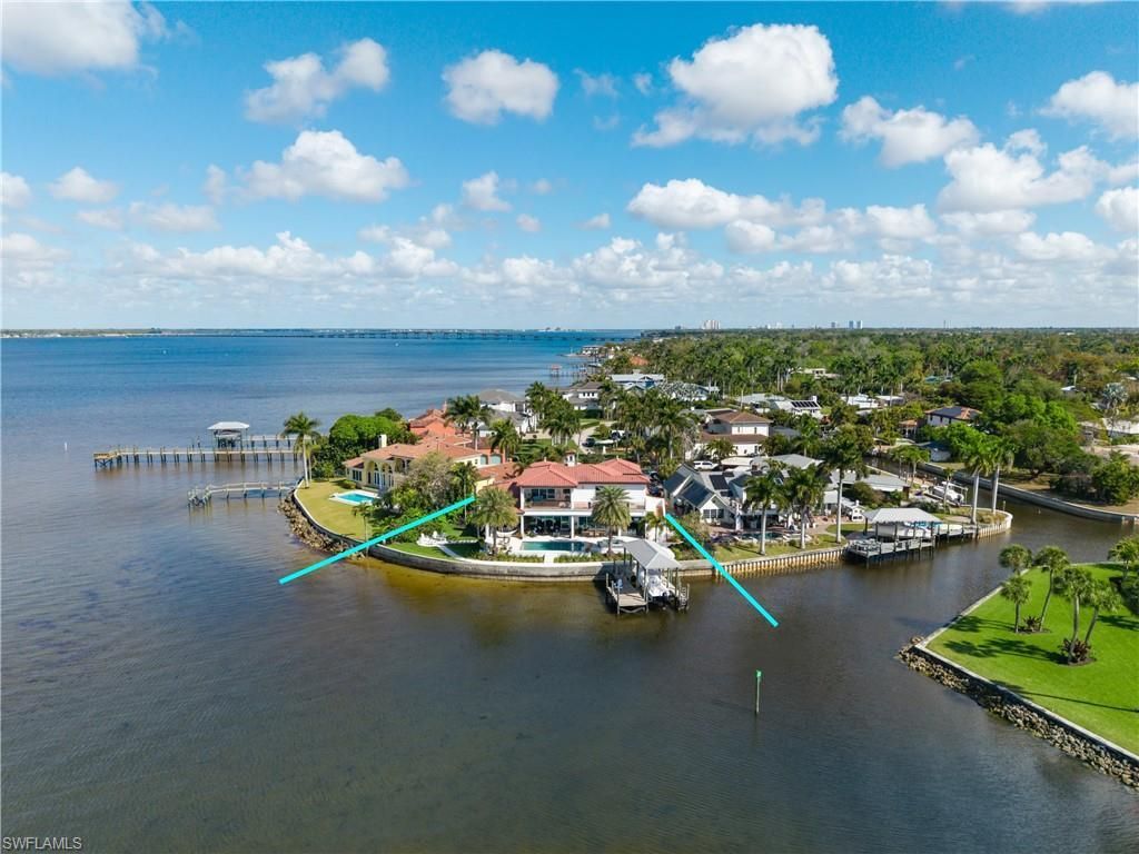 911 Aqua Ln, Fort Myers, FL 33919 Photo