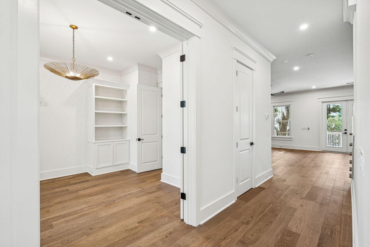 1574 Headquarters Plantation Drive Photo 13