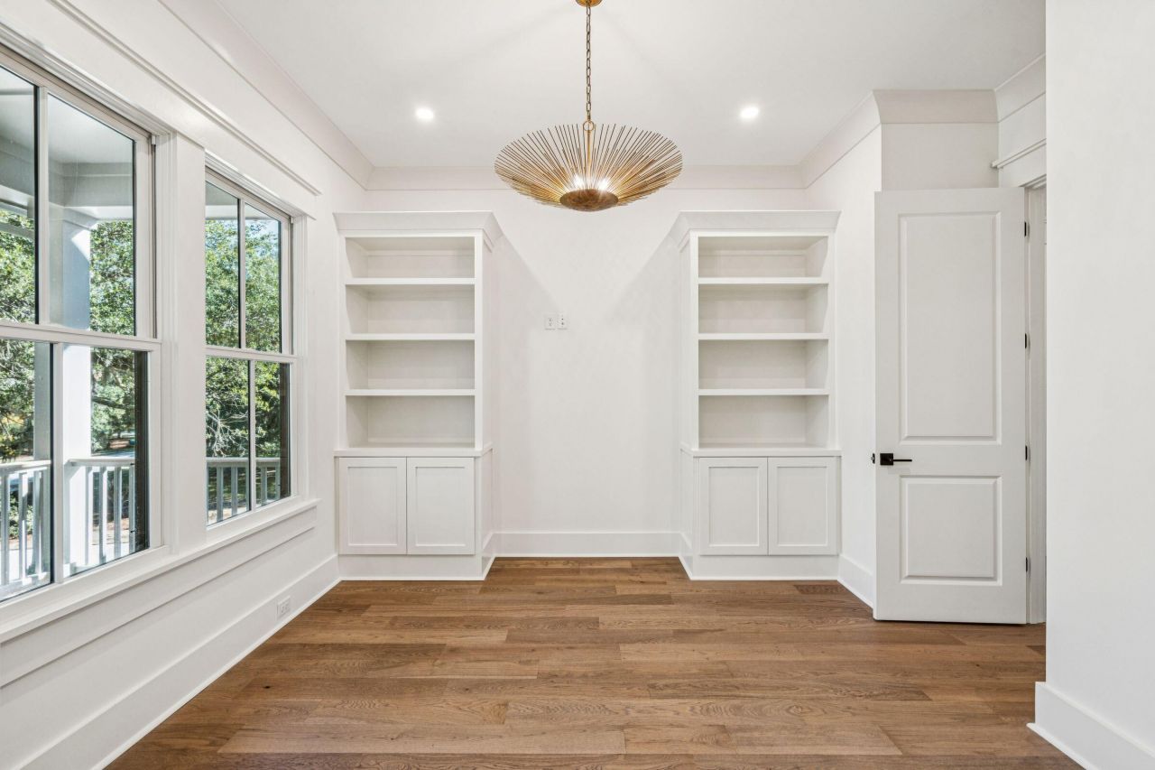 1574 Headquarters Plantation Drive Photo 18