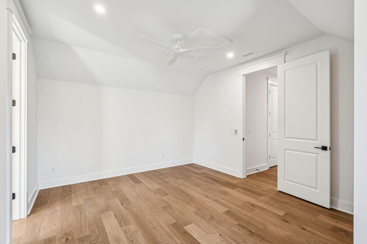 1574 Headquarters Plantation Drive Photo 72