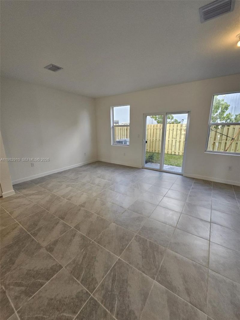 1148 SE 2nd St, Florida City, FL 33034 Photo