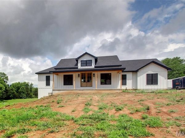 8935 Idell Creek, Hannibal, MO 63401