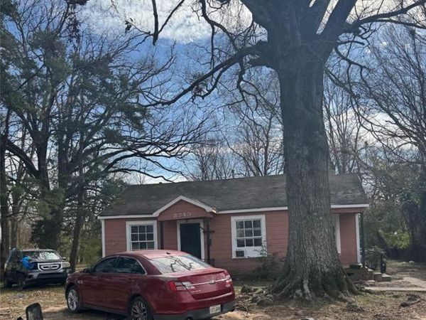 3743 W College Street, Shreveport, LA 71109