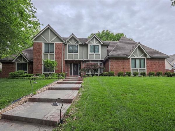 2305 W 127th Street, Leawood, KS 66209