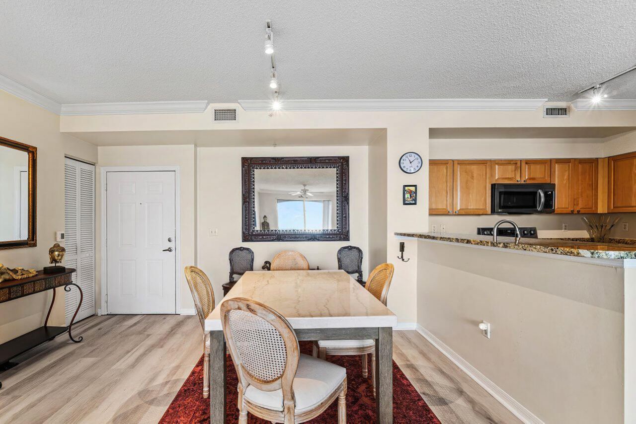 616 Clearwater Park Road, Unit 1206, West Palm Beach, FL 33401 Photo