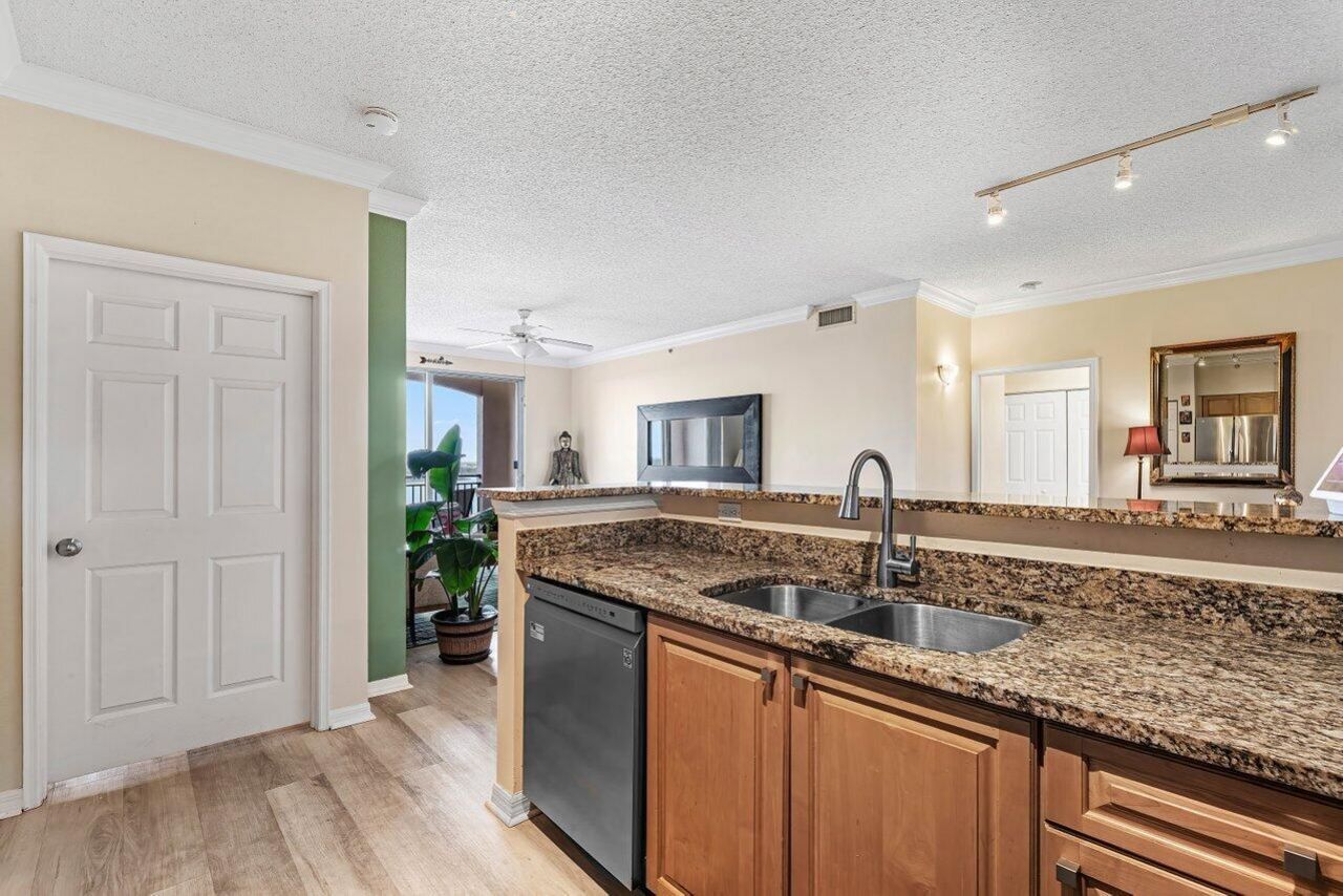 616 Clearwater Park Road, Unit 1206, West Palm Beach, FL 33401 Photo