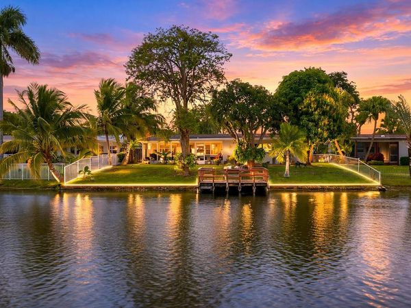 1811 NW 119th Avenue, Pembroke Pines, FL 33026