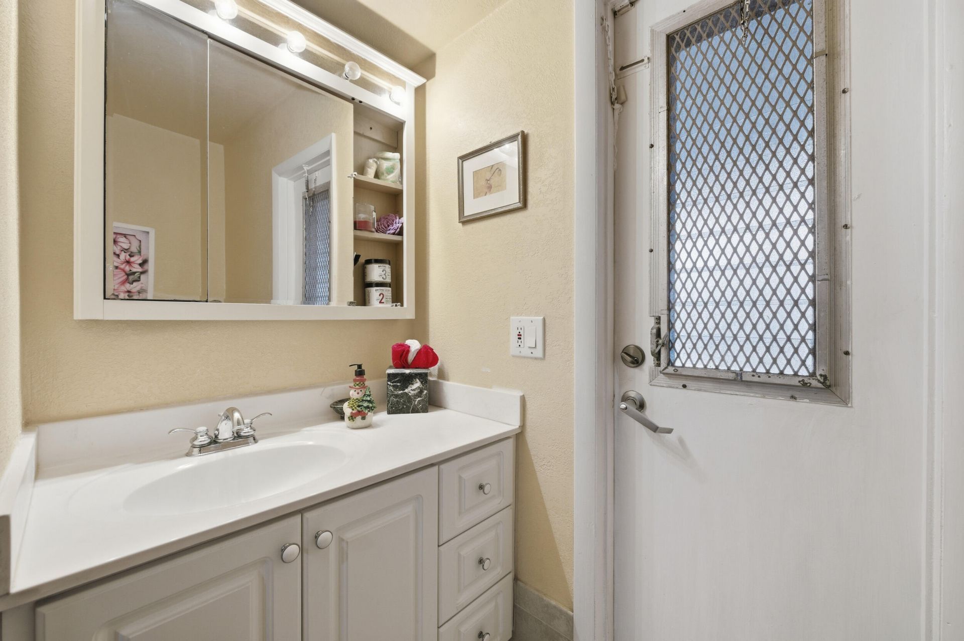 1811 NW 119th Avenue, Pembroke Pines, FL 33026 Photo