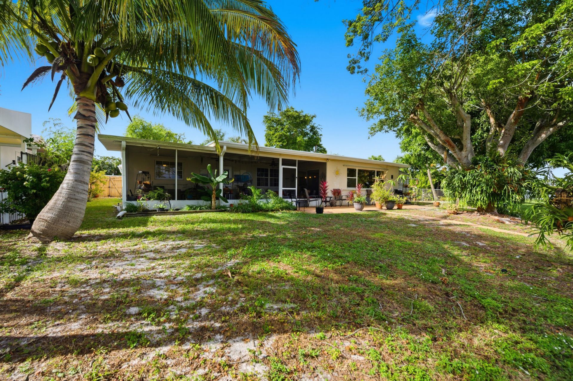 1811 NW 119th Avenue, Pembroke Pines, FL 33026 Photo