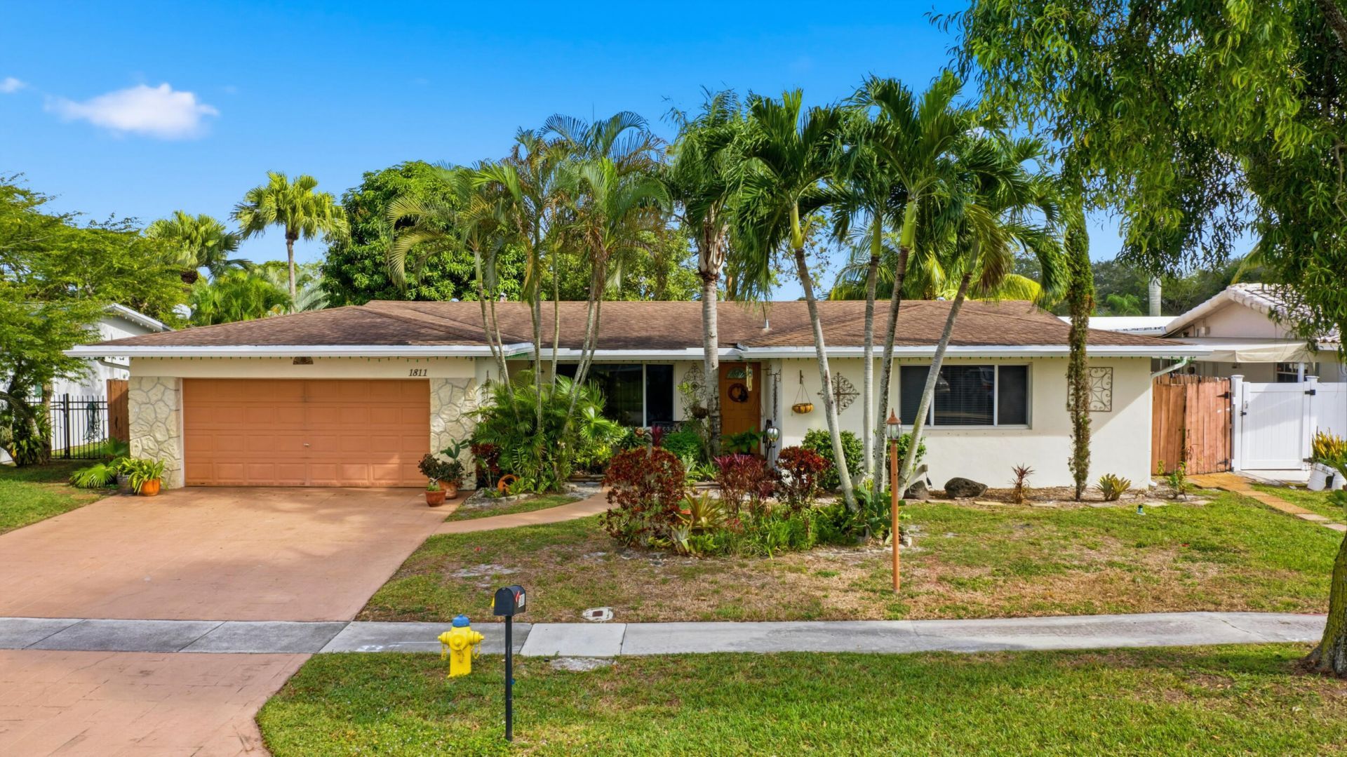 1811 NW 119th Avenue, Pembroke Pines, FL 33026 Photo