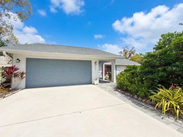 8425 CYPRESS LAKE CIRCLE, SARASOTA, FL 34243