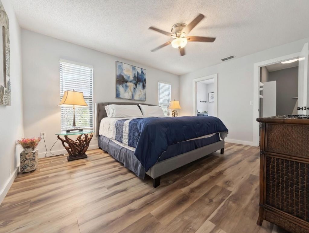 8425 Cypress Lake Circle, Sarasota, FL 34243 Photo