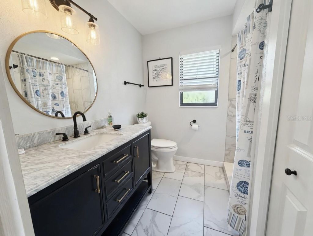 8425 Cypress Lake Circle, Sarasota, FL 34243 Photo