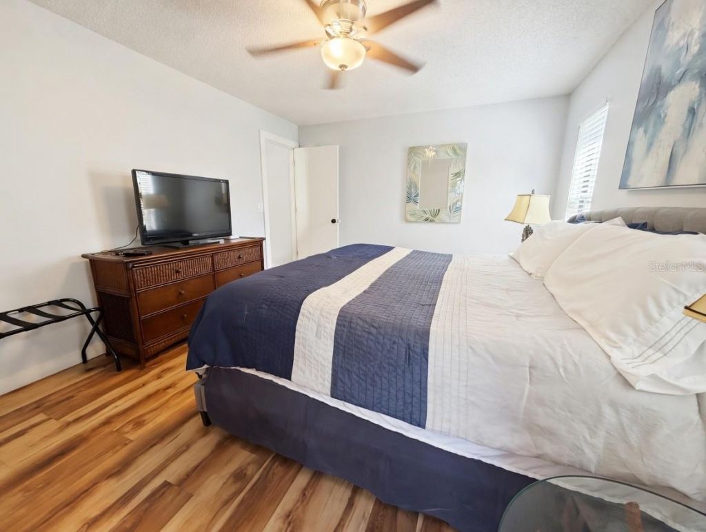 8425 Cypress Lake Circle, Sarasota, FL 34243 Photo