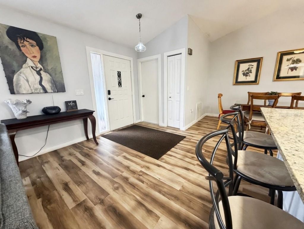 8425 Cypress Lake Circle, Sarasota, FL 34243 Photo