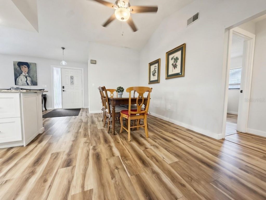 8425 Cypress Lake Circle, Sarasota, FL 34243 Photo