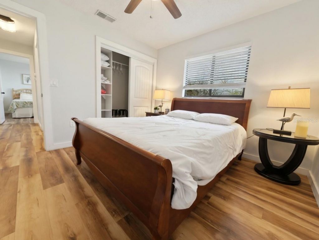 8425 Cypress Lake Circle, Sarasota, FL 34243 Photo