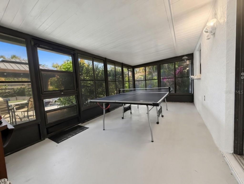 8425 Cypress Lake Circle, Sarasota, FL 34243 Photo