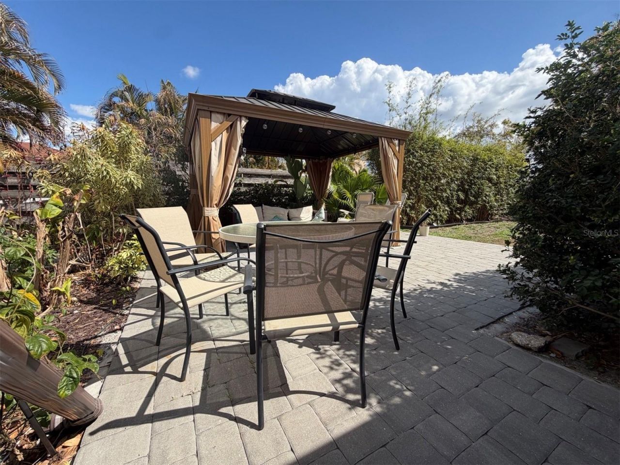 8425 Cypress Lake Circle, Sarasota, FL 34243 Photo