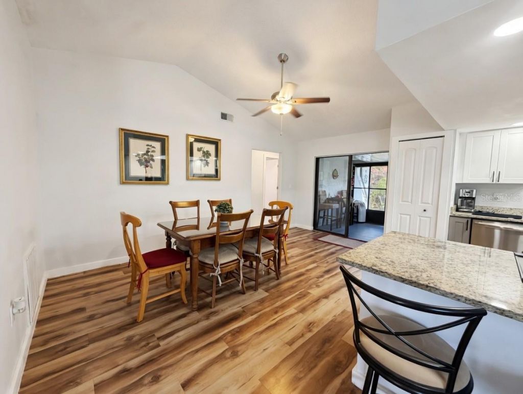 8425 Cypress Lake Circle, Sarasota, FL 34243 Photo