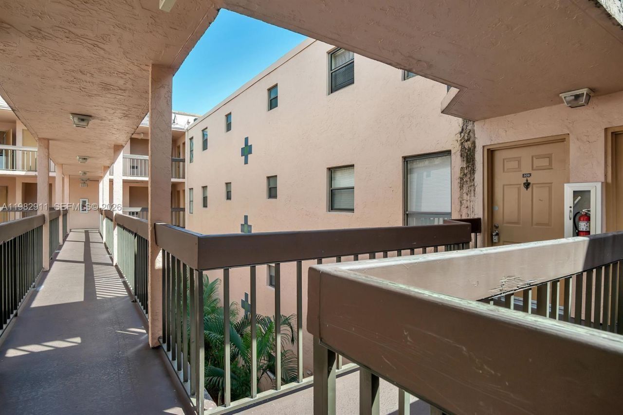 1750 N Congress Ave , Unit 307, West Palm Beach, FL 33401 Photo