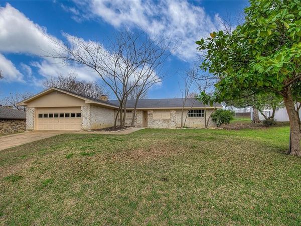 1218 Northwood Drive, Commerce, TX 75428