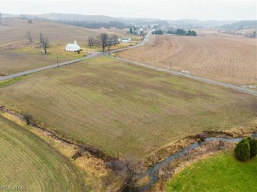 3967 Crooked Run Road NW, New Philadelphia, OH 44663
