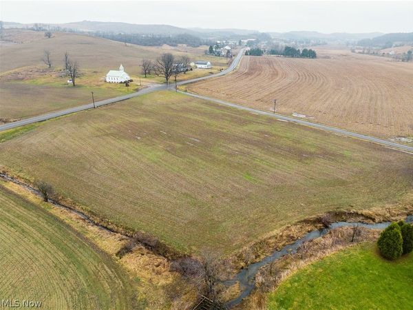 3967 Crooked Run Road NW, New Philadelphia, OH 44663