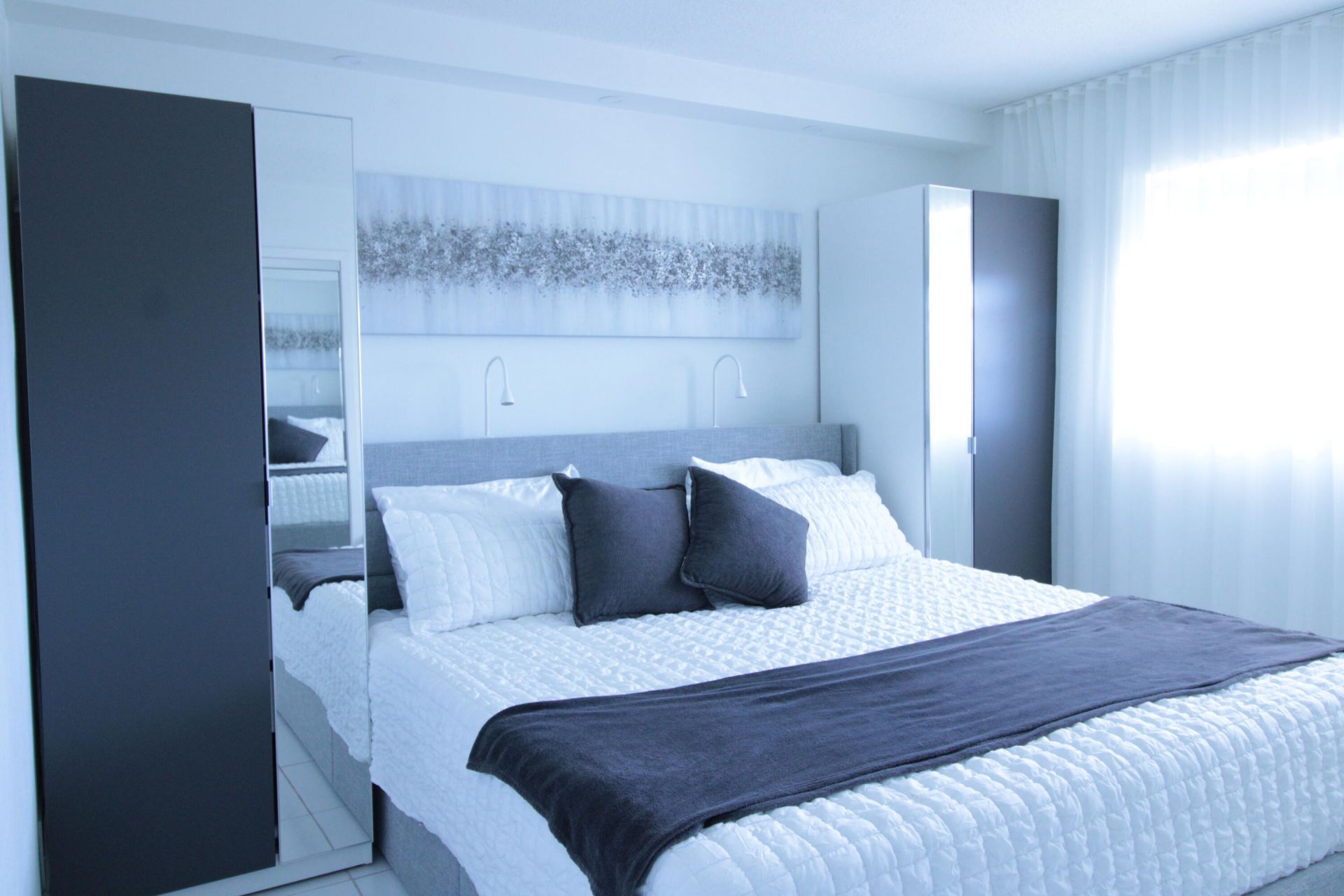 470 Paradise Isle Boulevard, Unit 302, Hallandale Beach, FL 33009 Photo