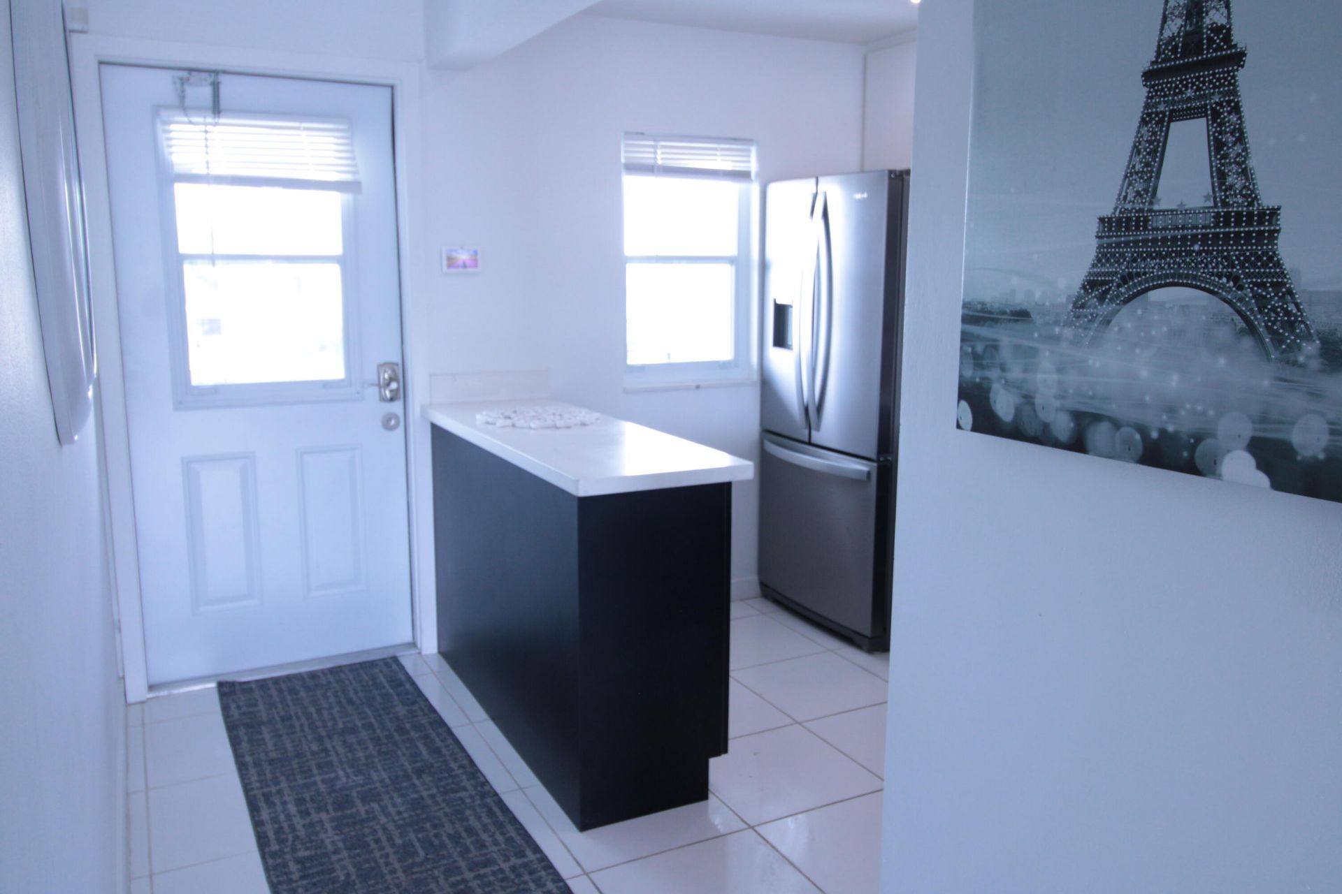 470 Paradise Isle Boulevard, Unit 302, Hallandale Beach, FL 33009 Photo