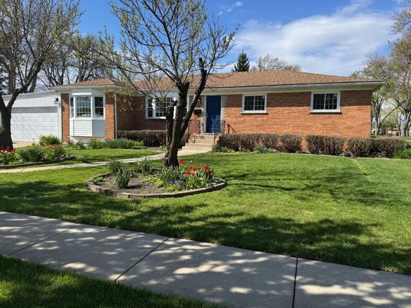 22 Audrey Lane, Mount Prospect, IL 60056