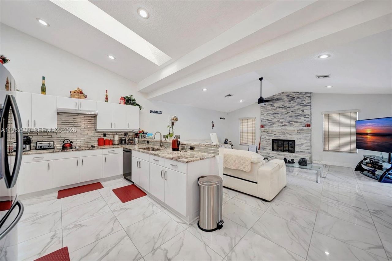 106 SW 85th Ter , Coral Springs, FL 33071 Photo