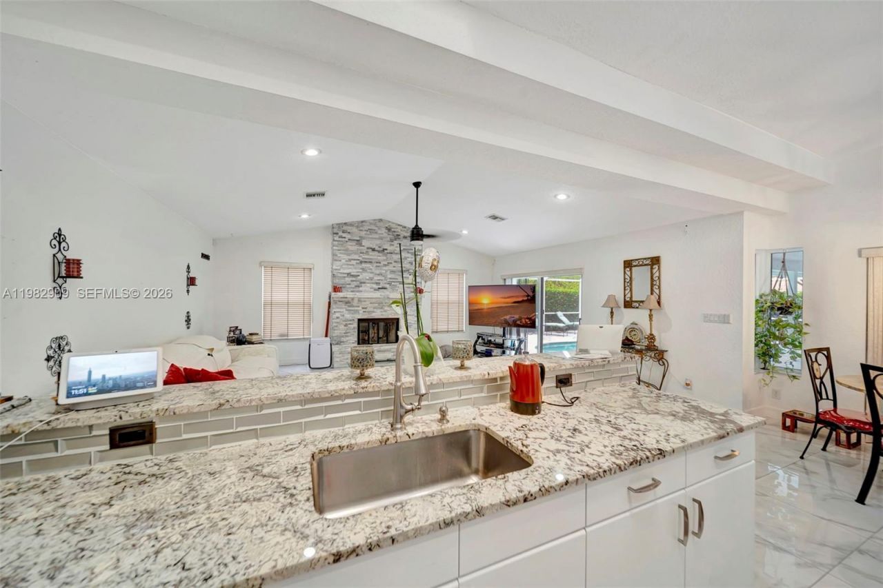 106 SW 85th Ter , Coral Springs, FL 33071 Photo