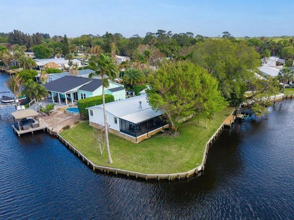 7918 SE Paradise Court, Stuart, FL 34997