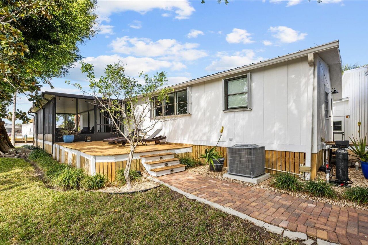 7918 SE Paradise Court, Stuart, FL 34997 Photo