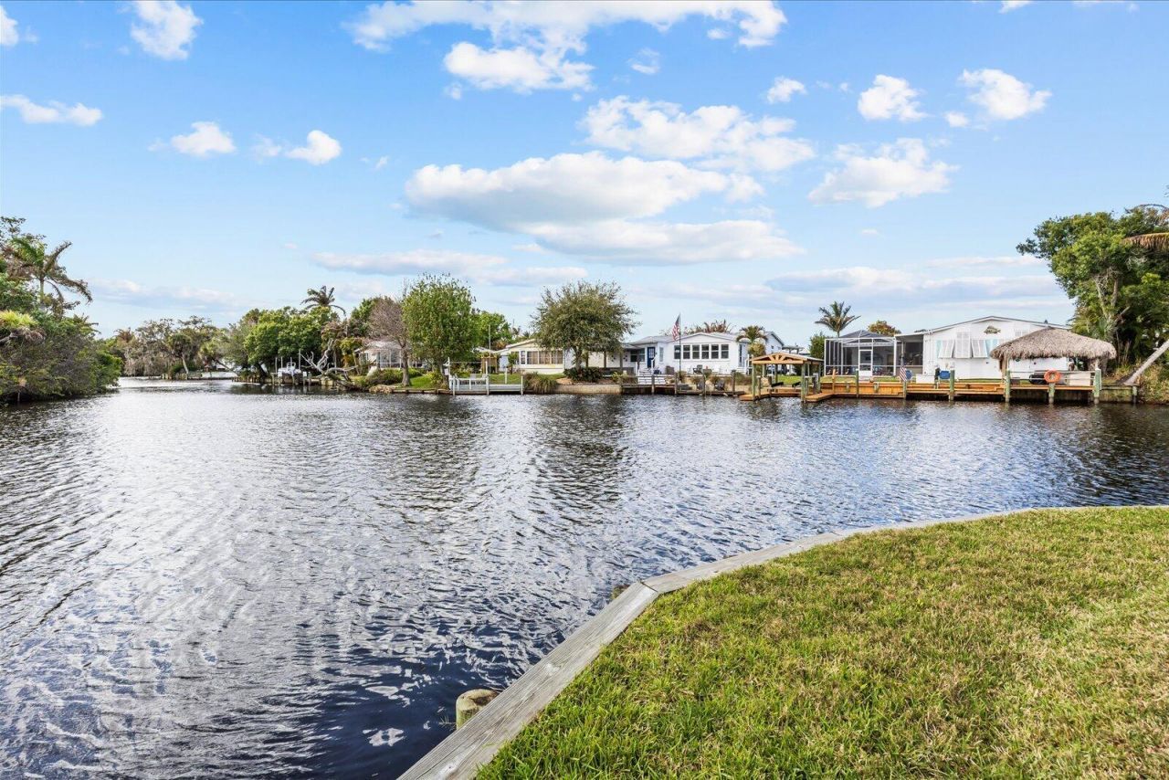 7918 SE Paradise Court, Stuart, FL 34997 Photo