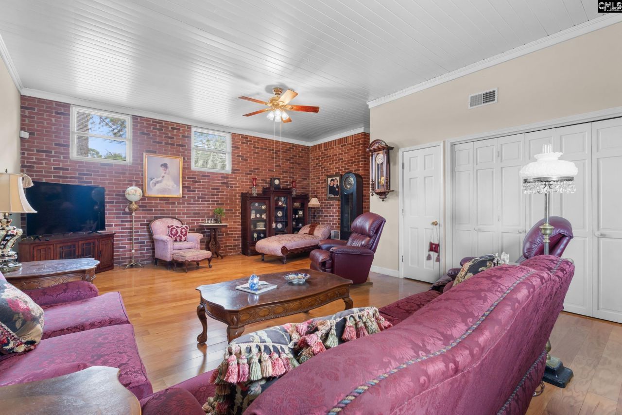 6801 Patricia Drive Photo 6