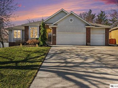 919 Rawhide Road , Papillion, NE 68046