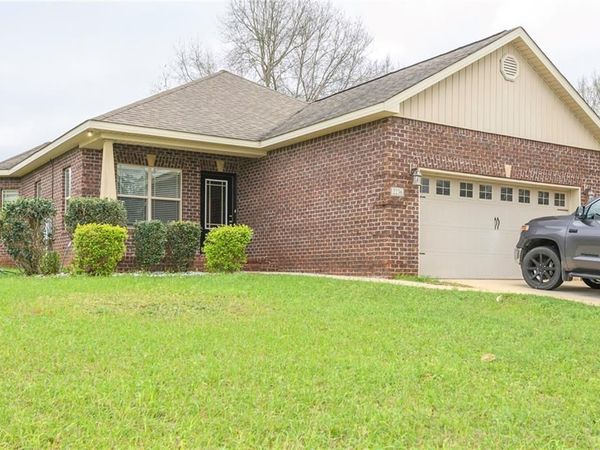 2236 Farrington Loop E, Semmes, AL 36575