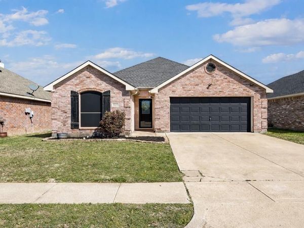 12233 Hunters Knoll Drive, Fort Worth, TX 76028