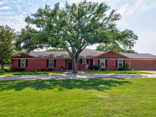 112 Sequoya Drive, Gainesville, TX 76240