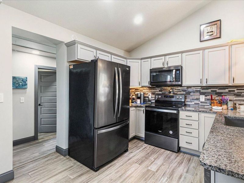 9631 Fairview Avenue, Lakeview, OH 43331 Photo 21