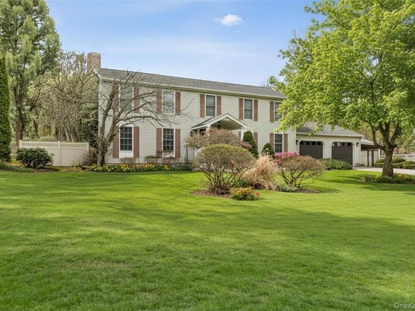 21 Foreston Circle , Manorville, NY 11949