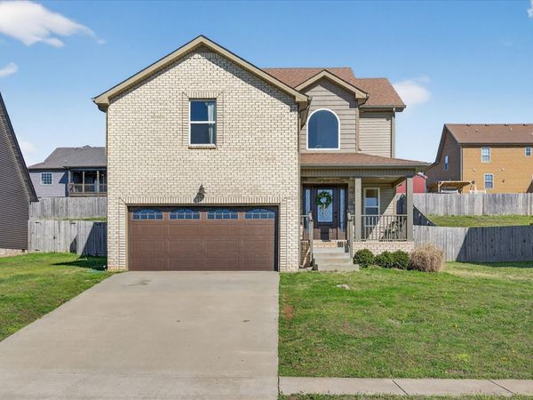 827 Crestone Ln, Clarksville, TN 37042