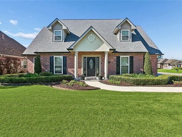 700 CHURCH POINTE Drive , Belle Chasse, LA 70037
