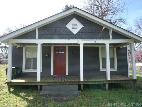 311 W Madison Street , Henryetta, OK 74437