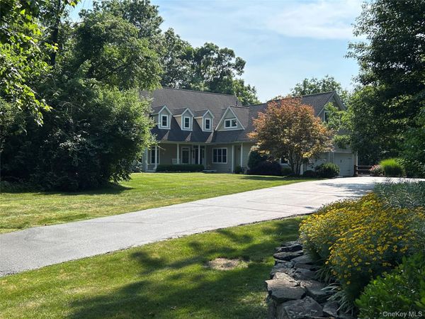 25 Navajo Trail, Sloatsburg, NY 10974