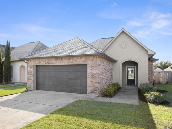 4939 Sweet Birch Dr, Baton Rouge, LA 70816