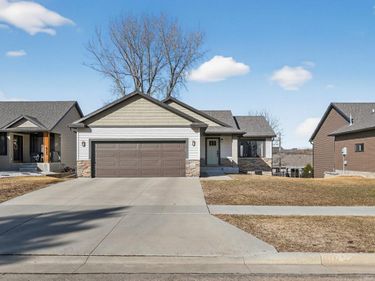 3907 Sunnydale Lane SE, Rochester, MN 55904