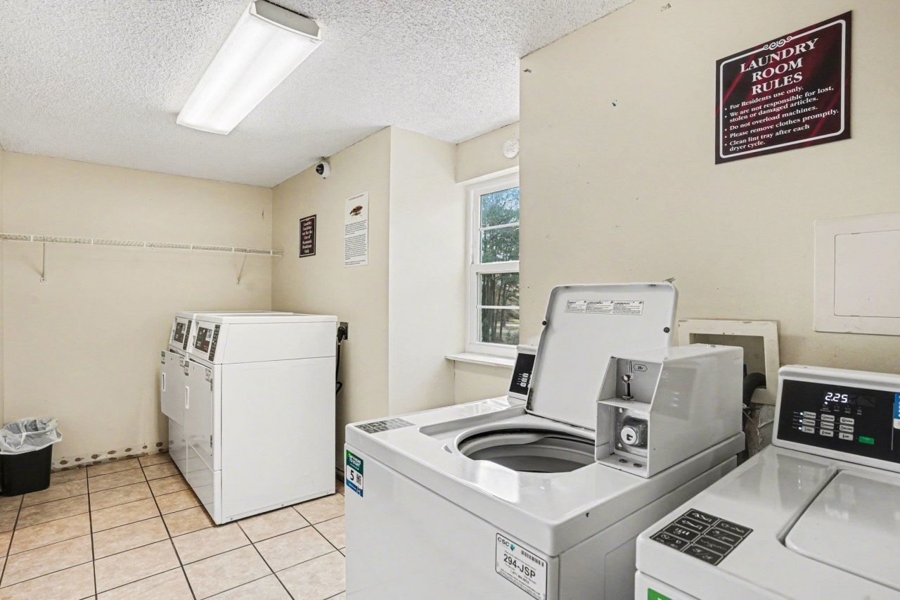 6850 Blue Heron Blvd.  Photo 15